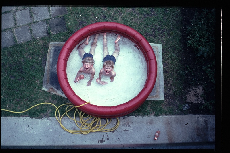 14.Delft jun 1966 Brigitte,Marion.JPG